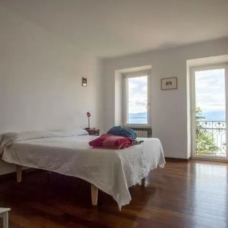 Nyaraló Ferienvilla Mit Garten, Seeblick Und Direktem Zugang Zur Uferpromenade Des Maggiore *